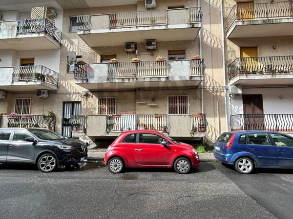 appartamento in vendita ad Aci Catena