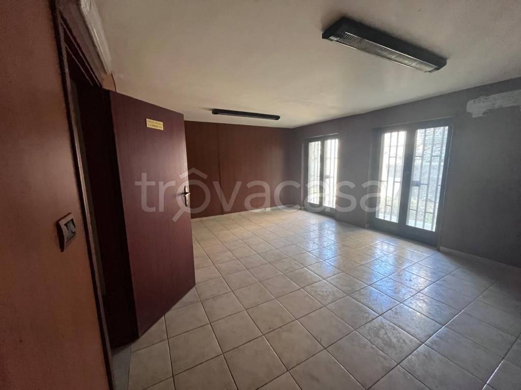 appartamento in vendita ad Aci Catena