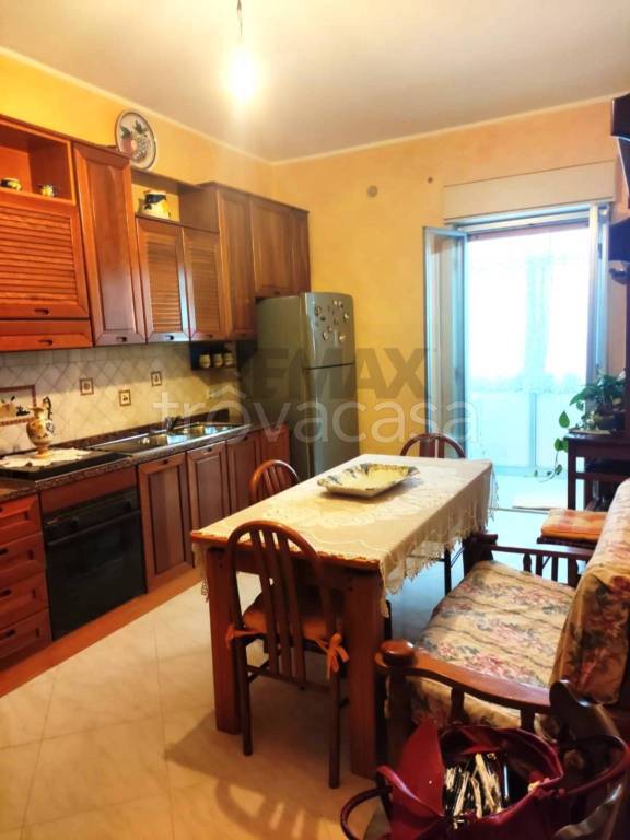 appartamento in vendita ad Aci Catena in zona Aci San Filippo