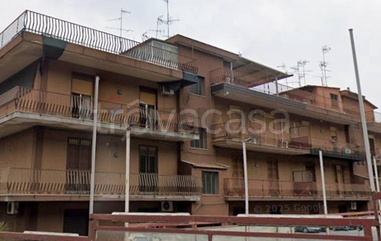 appartamento in vendita ad Aci Catena