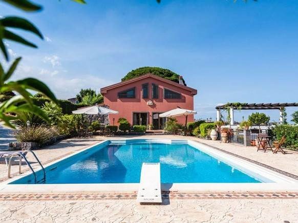 casa indipendente in vendita ad Aci Catena