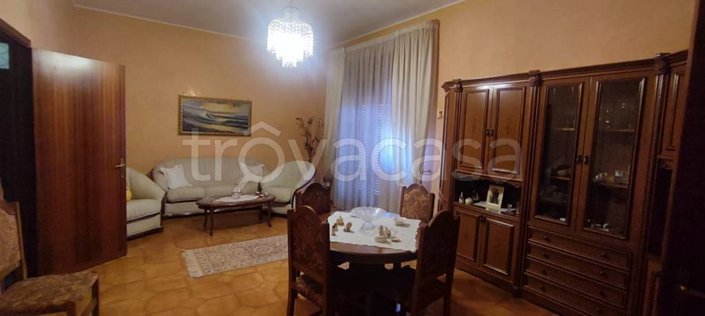 appartamento in vendita ad Aci Catena