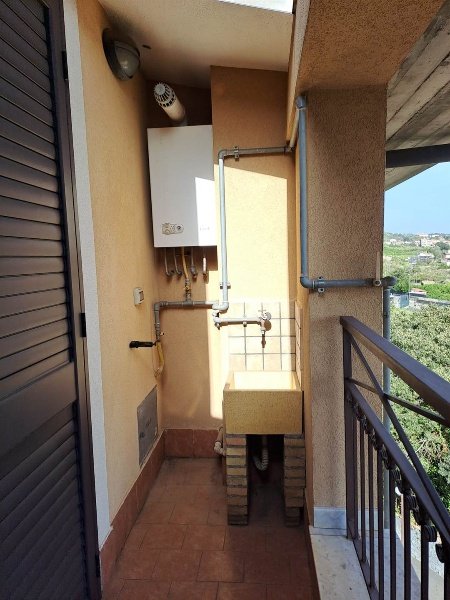 appartamento in vendita ad Aci Catena