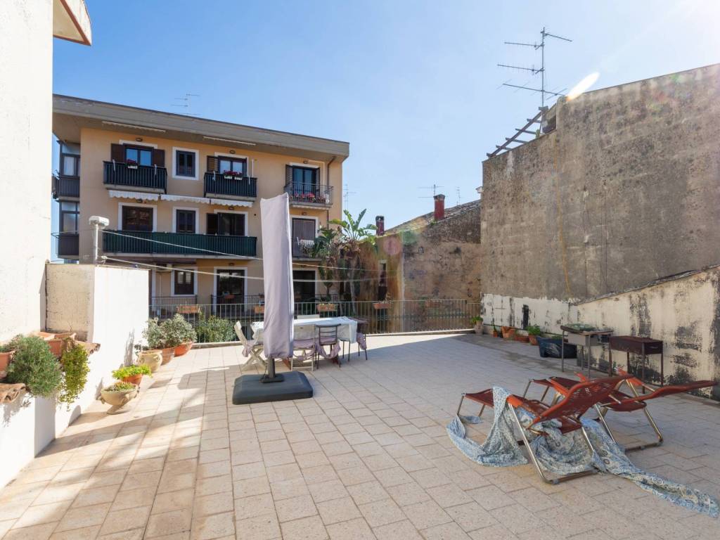 casa indipendente in vendita ad Aci Catena in zona Aci San Filippo