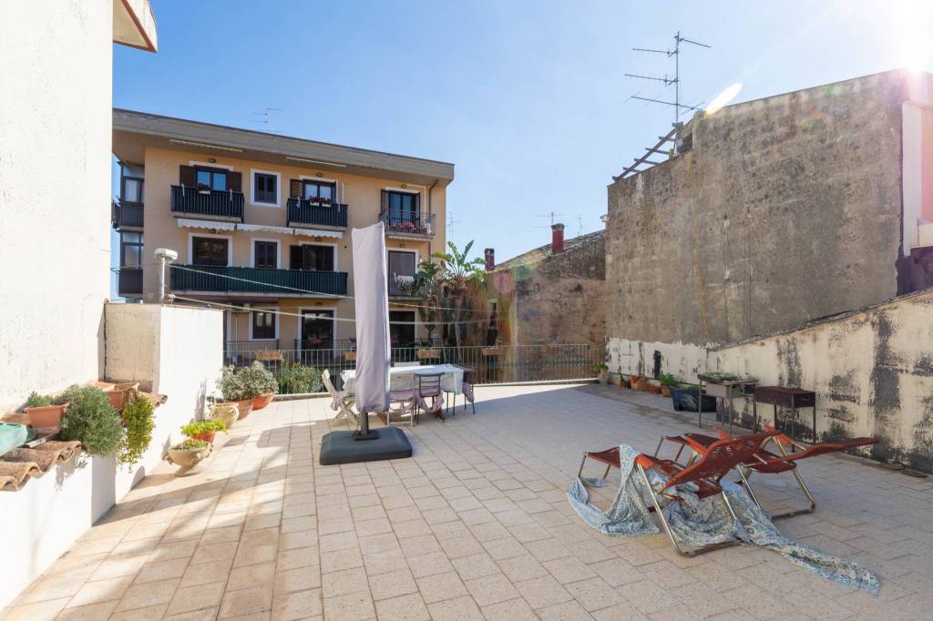 casa indipendente in vendita ad Aci Catena in zona Aci San Filippo