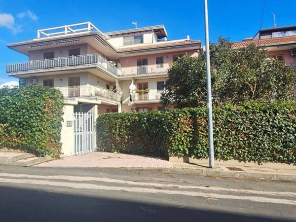 appartamento in vendita ad Aci Catena in zona San Nicolò