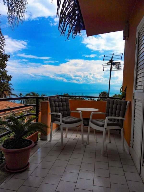 casa indipendente in vendita ad Aci Catena