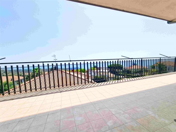 casa indipendente in vendita ad Aci Catena in zona Vampolieri