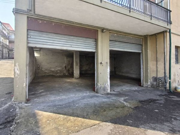 locale commerciale in vendita ad Aci Catena