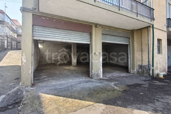 locale commerciale in vendita ad Aci Catena