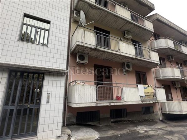 appartamento in vendita ad Aci Catena
