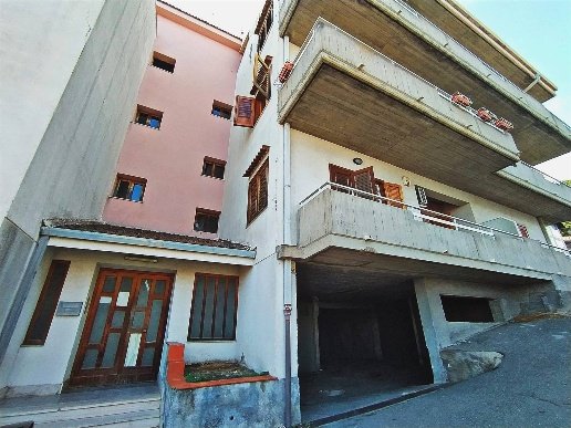appartamento in vendita ad Aci Catena