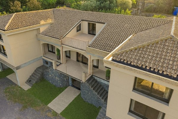 casa indipendente in vendita ad Aci Catena in zona Vampolieri