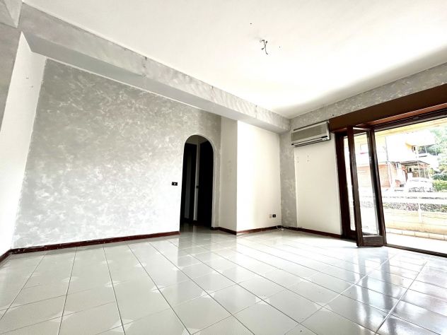 appartamento in vendita ad Aci Catena in zona Vampolieri