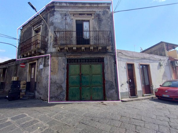casa indipendente in vendita ad Aci Catena