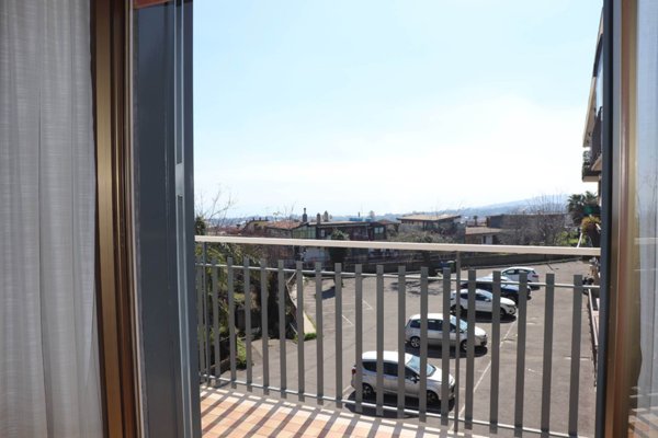 appartamento in vendita ad Aci Catena