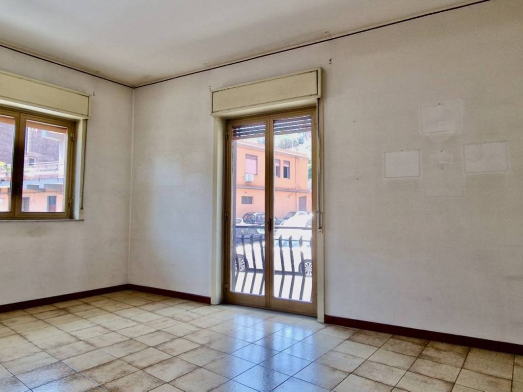 appartamento in vendita ad Aci Catena
