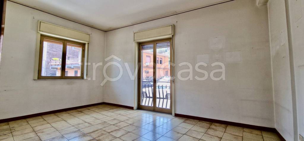appartamento in vendita ad Aci Catena