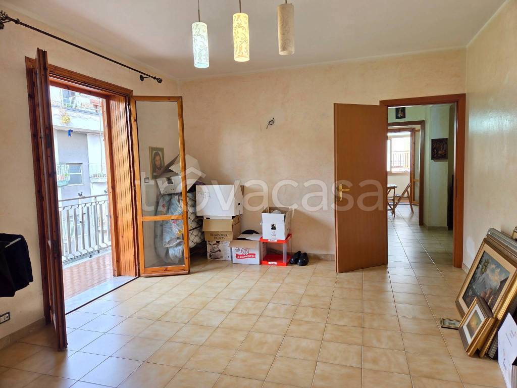 appartamento in vendita ad Aci Catena