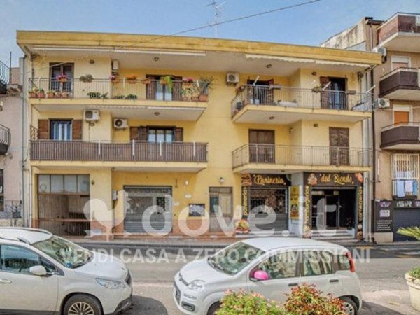 appartamento in vendita ad Aci Catena in zona Aci San Filippo