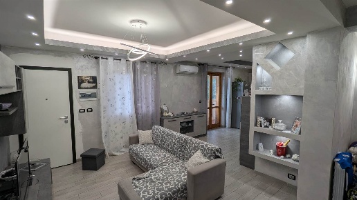 appartamento in vendita ad Aci Catena in zona Aci San Filippo