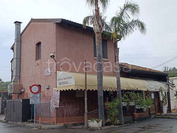 negozio in vendita ad Aci Catena