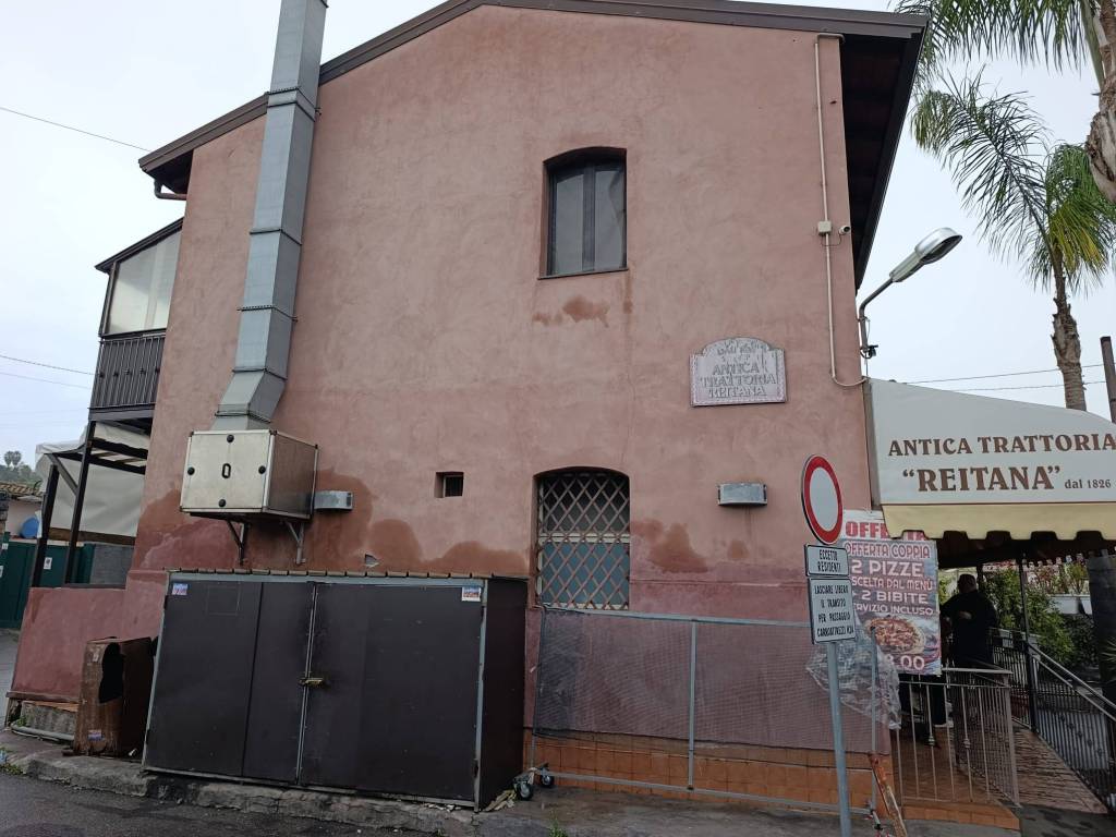 casa indipendente in vendita ad Aci Catena