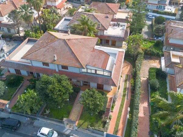 casa indipendente in vendita ad Aci Catena