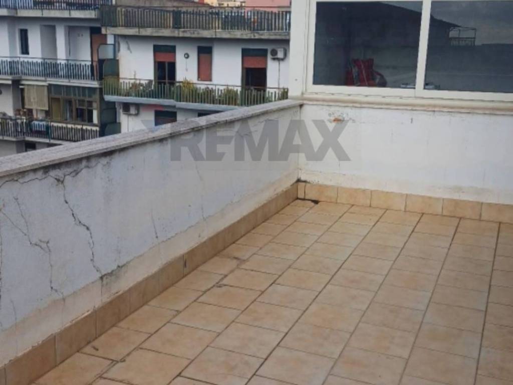 appartamento in vendita ad Aci Catena