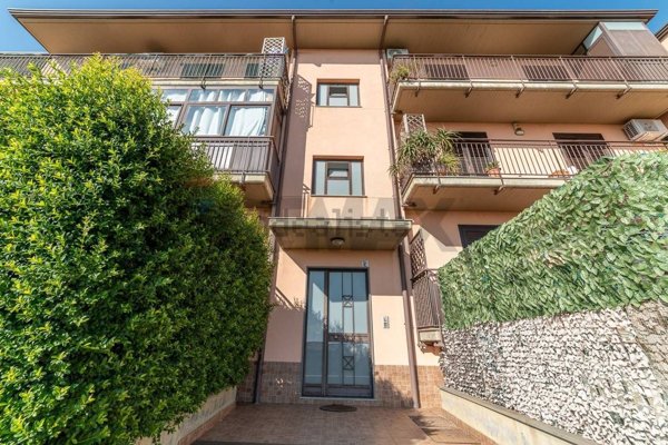 appartamento in vendita ad Aci Catena