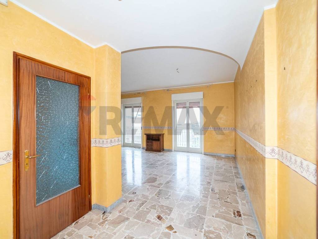 appartamento in vendita ad Aci Catena