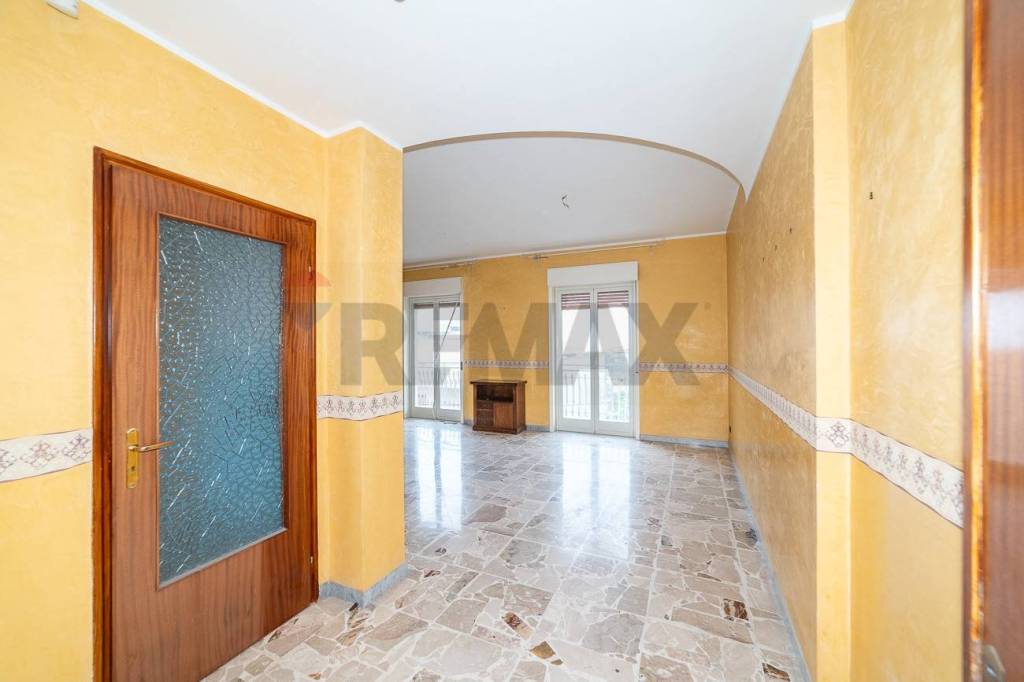 appartamento in vendita ad Aci Catena