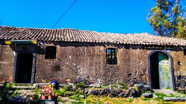 villa in vendita ad Aci Catena