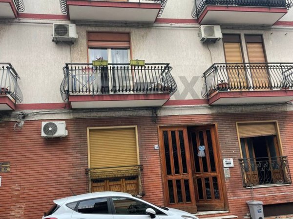 appartamento in vendita ad Aci Catena