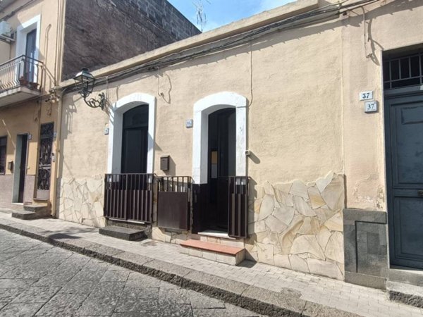 appartamento in vendita ad Aci Catena