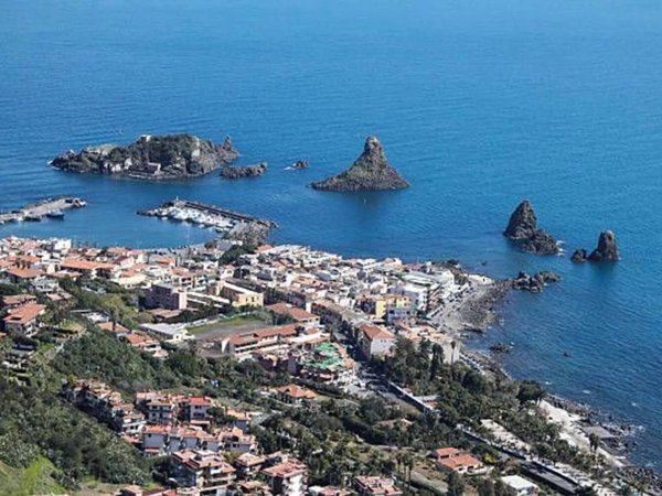 appartamento in vendita ad Aci Catena