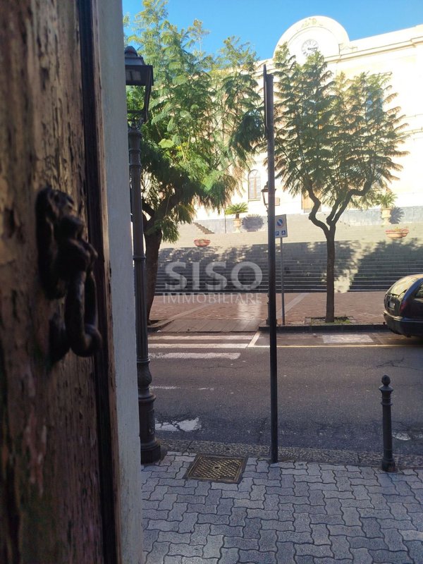 casa indipendente in vendita ad Aci Catena