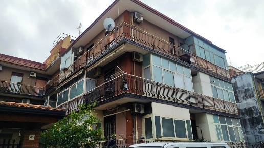 appartamento in vendita ad Aci Catena
