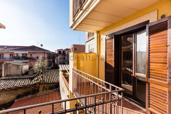 appartamento in vendita ad Aci Catena