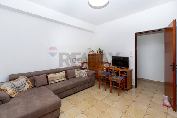 appartamento in vendita ad Aci Catena