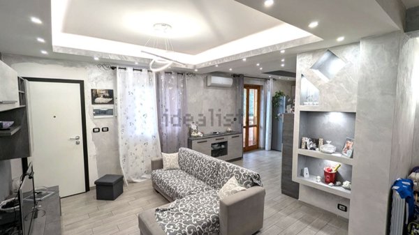 appartamento in vendita ad Aci Catena in zona Aci San Filippo