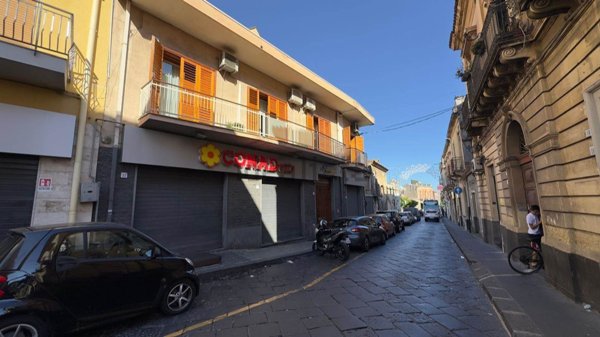 appartamento in vendita ad Aci Catena