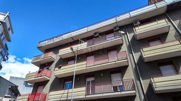 appartamento in vendita ad Aci Catena in zona Aci San Filippo