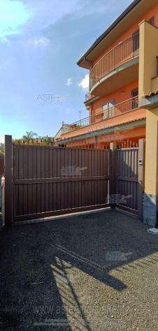 casa indipendente in vendita ad Aci Catena