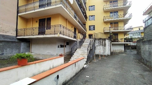 appartamento in vendita ad Aci Catena