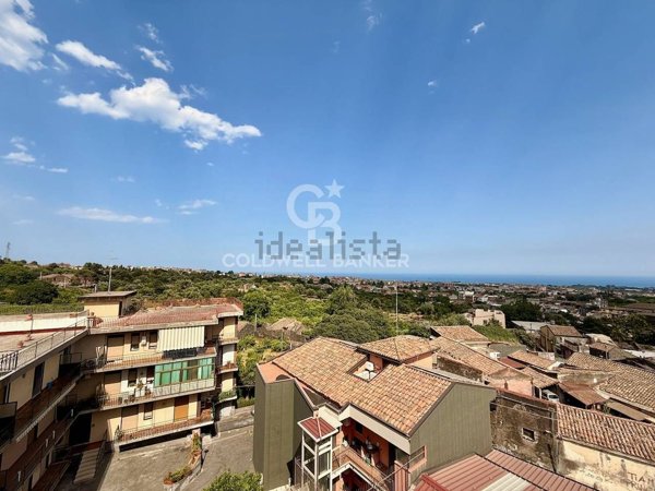 appartamento in vendita ad Aci Catena