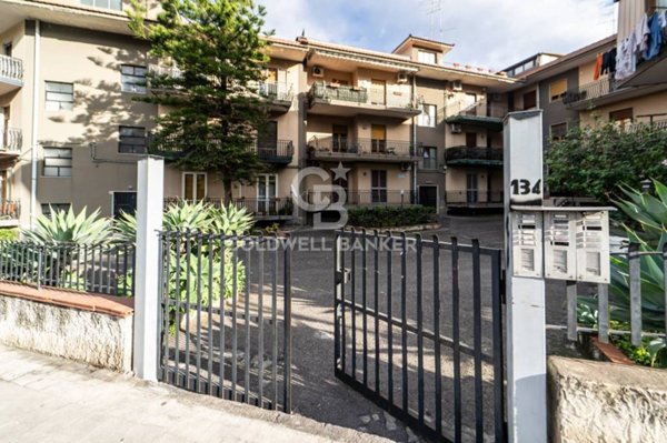 appartamento in vendita ad Aci Catena