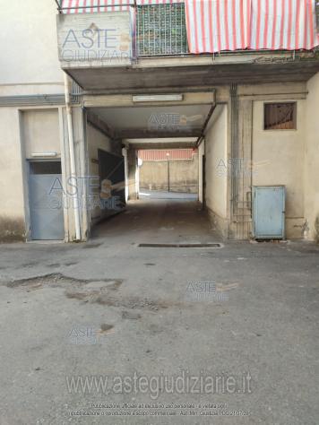 locale commerciale in vendita ad Aci Catena