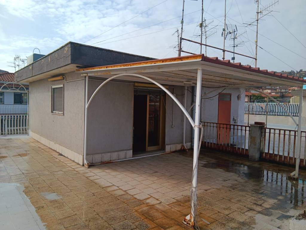 appartamento in vendita ad Aci Catena