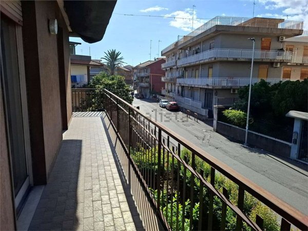 appartamento in vendita ad Aci Catena